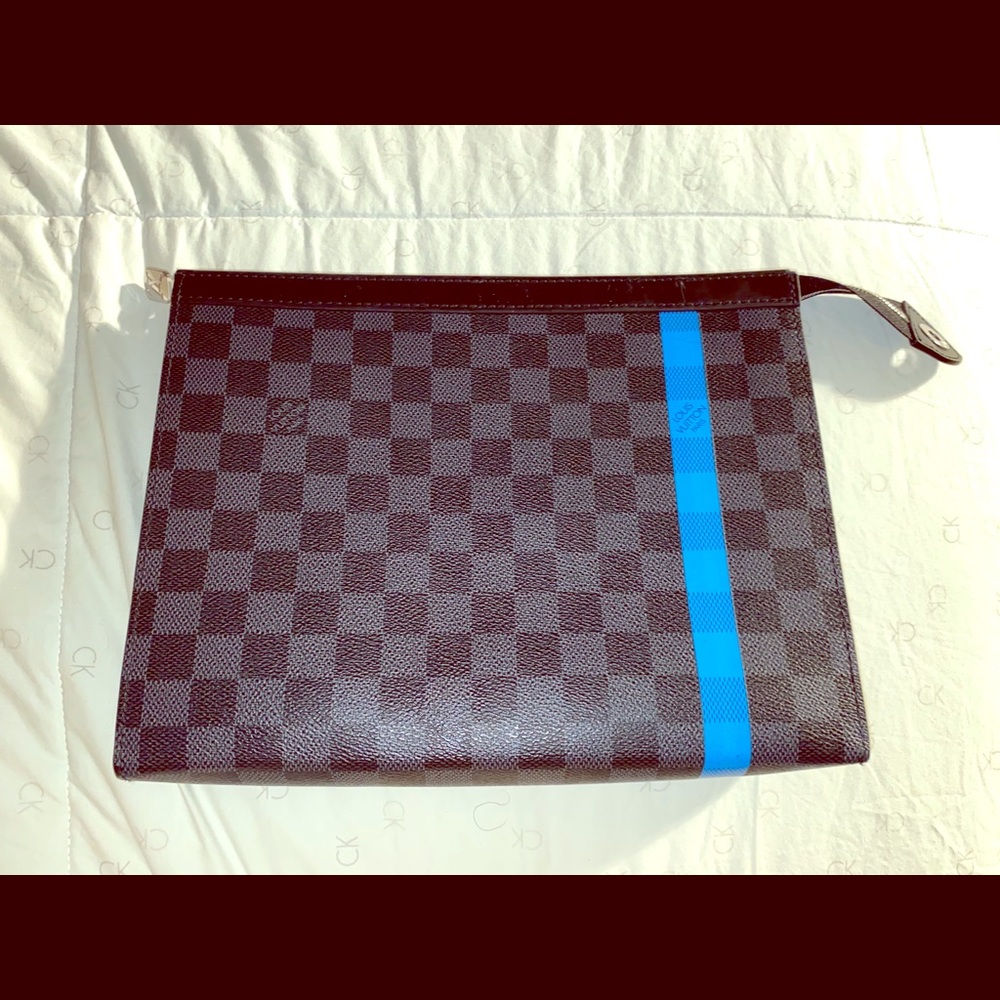 USED LV POCHETTE VOYAGE